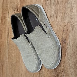 Men's dual comfort Crocs size 11